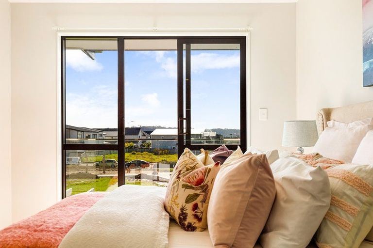 Photo of property in 9 Irving Place, Hobsonville, Auckland, 0616