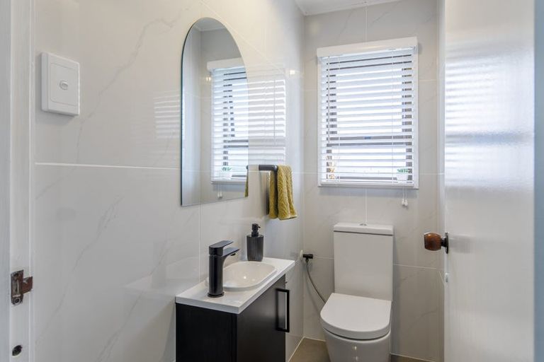 Photo of property in 3 Limbrick Street, Waipawa, 4210