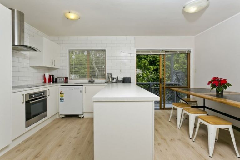 Photo of property in 1/62 Waiau Street, Torbay, Auckland, 0630