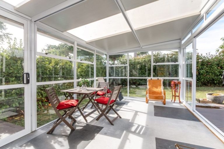 Photo of property in 140r Hepburn Road, Glendene, Auckland, 0602