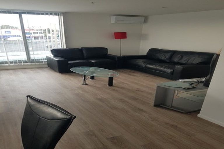 Photo of property in Bella Vista, 1b/84 Gunner Drive, Te Atatu Peninsula, Auckland, 0610