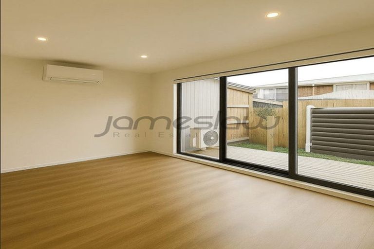 Photo of property in 4/7 Chevis Place, Pakuranga, Auckland, 2010