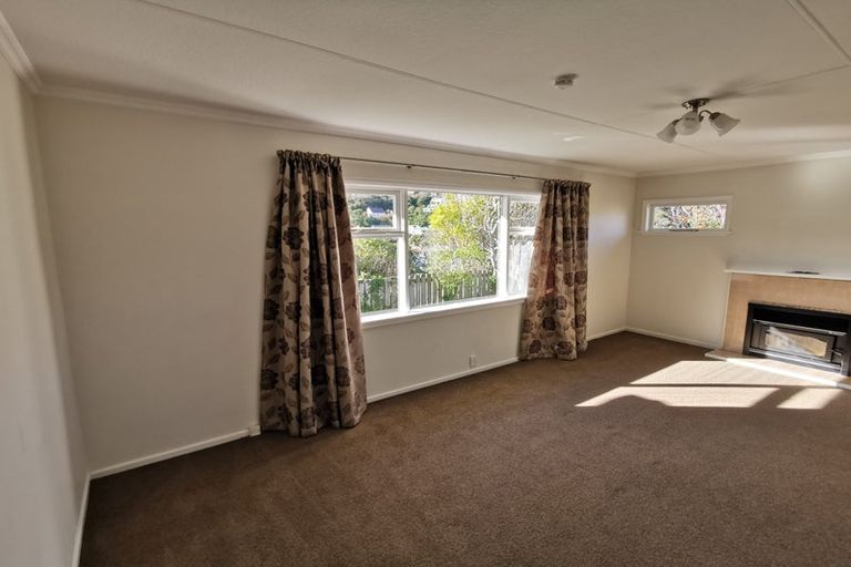 Photo of property in 4a Thurleigh Grove, Karori, Wellington, 6012