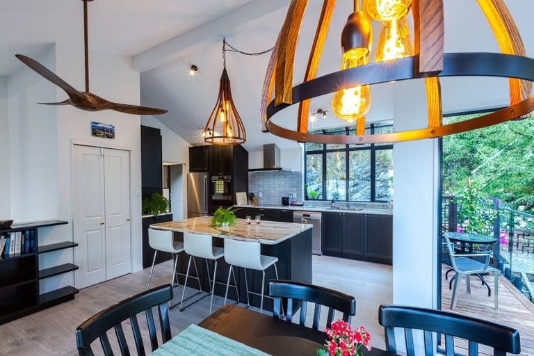 Photo of property in 6b Scott Place, Fernhill, Queenstown, 9300