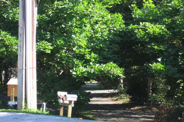 Photo of property in 4/3a Konini Road, Titirangi, Auckland, 0604