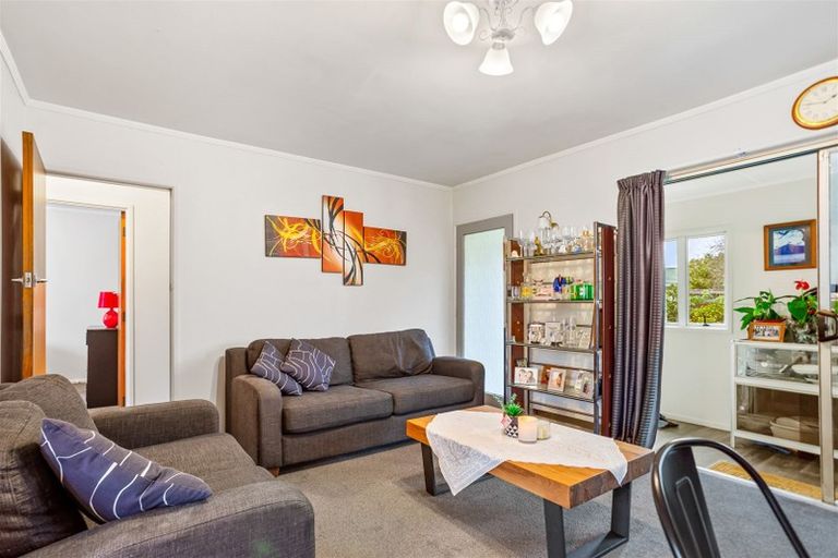 Photo of property in 2/36a Lincoln Road, Henderson, Auckland, 0610