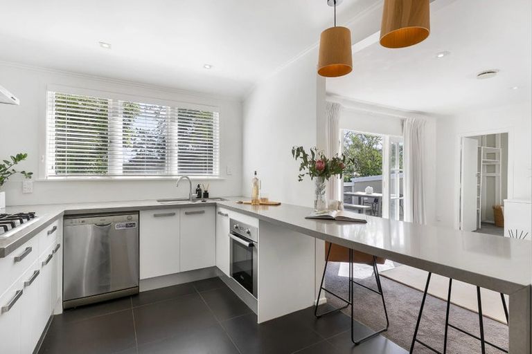 Photo of property in 40 Paragon Avenue, Beach Haven, Auckland, 0626
