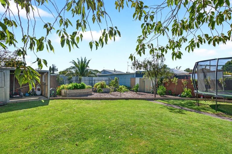 Photo of property in 2 Philip Street, Carterton, 5713