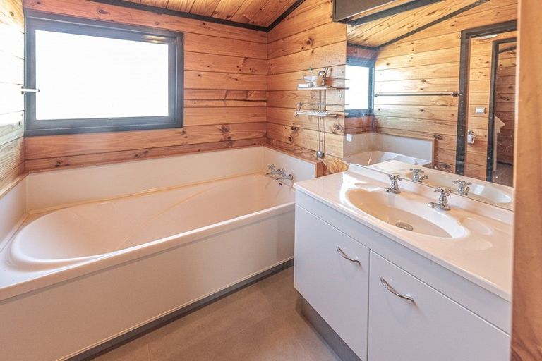 Photo of property in 70 Lincoln Road, Springvale, Whanganui, 4501