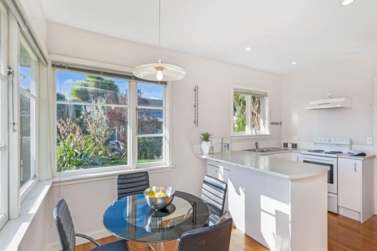 Photo of property in 2 Eglinton Street, Avondale, Christchurch, 8061