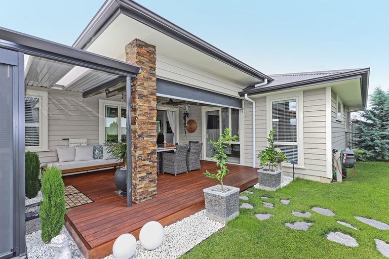 Photo of property in 17 Rakaia Way, Poraiti, Napier, 4112