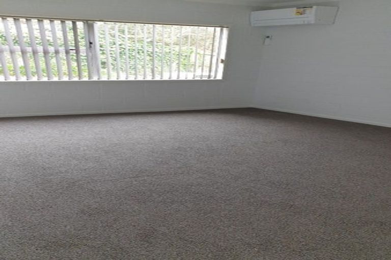 Photo of property in 41 Cockayne Crescent, Sunnynook, Auckland, 0620