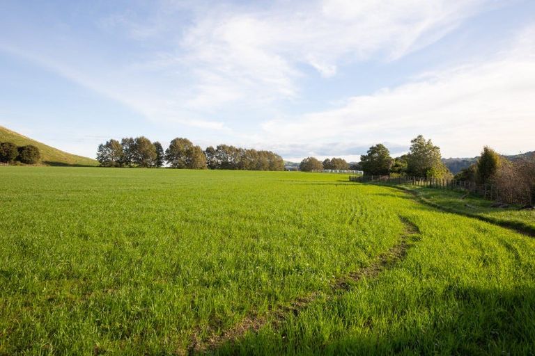 Photo of property in 1 Takapari Road, Pohangina, Ashhurst, 4884