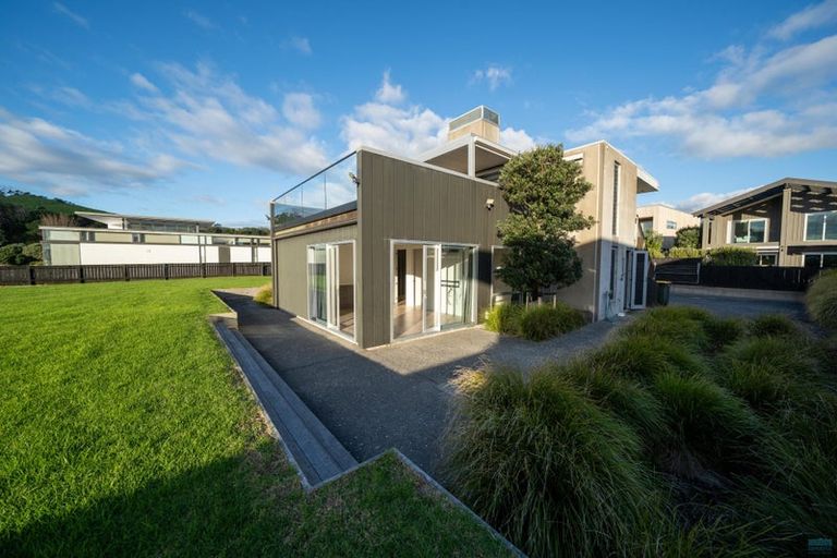 Photo of property in 63 Taumata Road, Omaha, 0986