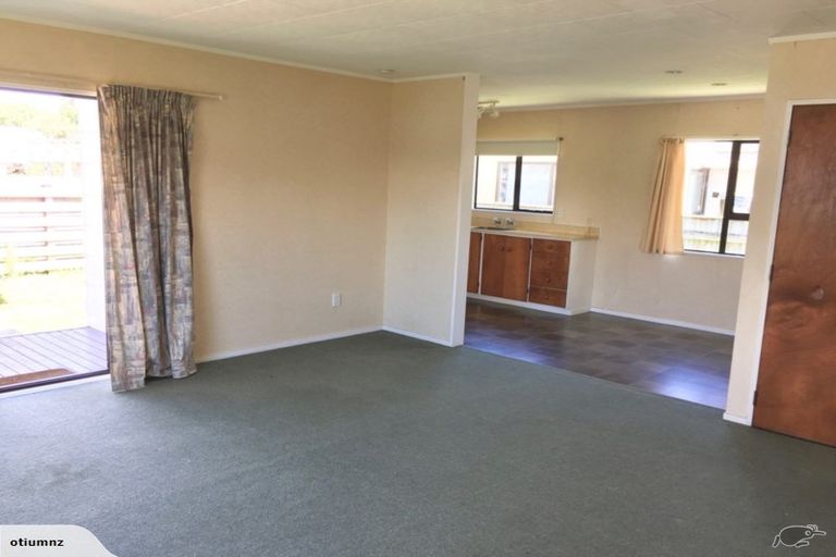 Photo of property in 4b Peter Hall Drive, Kelvin Grove, Palmerston North, 4414