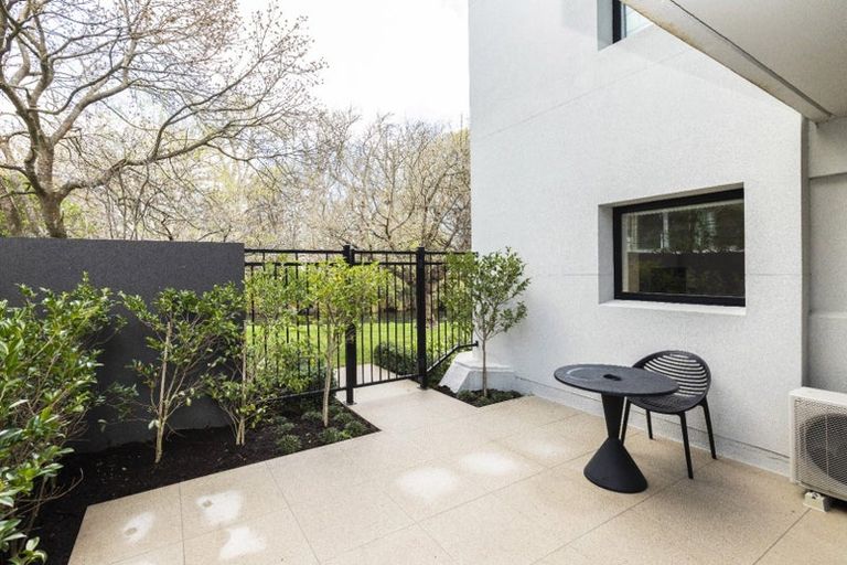 Photo of property in 2/18 Carlton Mill Road, Merivale, Christchurch, 8014