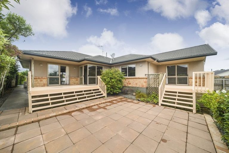 Photo of property in 21 Johnstone Drive, Fitzherbert, Palmerston North, 4410