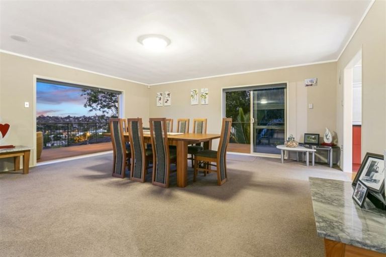 Photo of property in 9a Pendene Place, Forrest Hill, Auckland, 0620