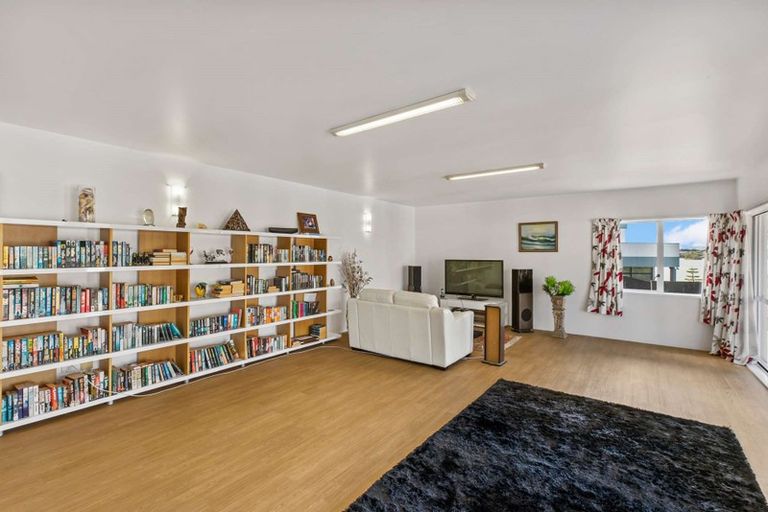 Photo of property in 8 Aztec Place, Conifer Grove, Takanini, 2112