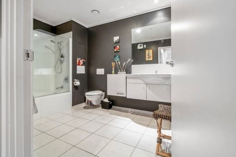 Photo of property in 12/72e Devonport Road, Tauranga, 3110