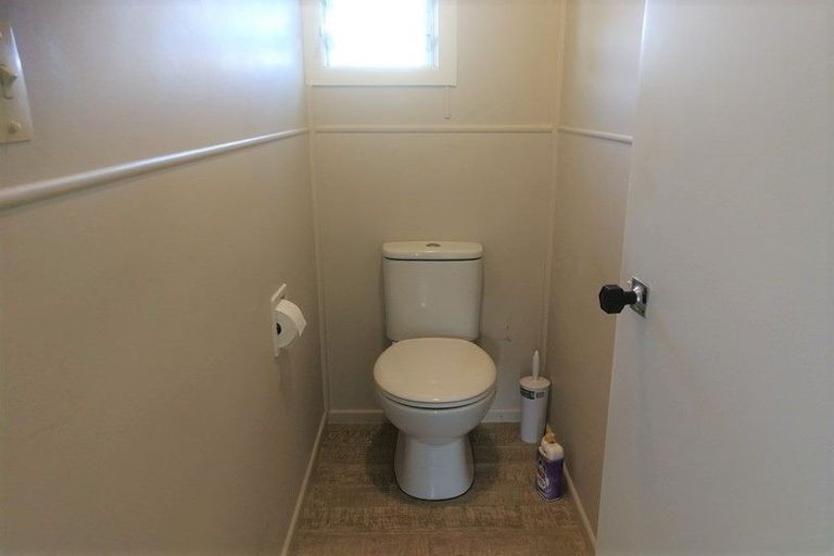 Photo of property in 18 Ramillies Place, Glenfield, Auckland, 0629