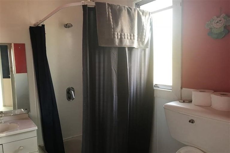 Photo of property in 499 Kaikorai Valley Road, Bradford, Dunedin, 9011