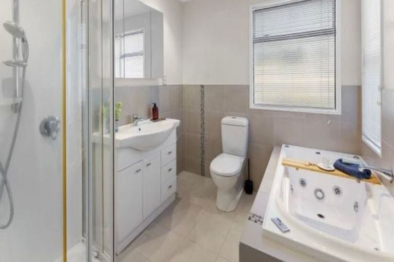 Photo of property in 179 Tutere Street, Waikanae Beach, Waikanae, 5036