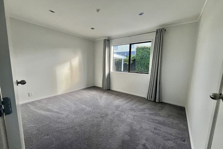 Photo of property in 1/13 Everglade Drive, Goodwood Heights, Auckland, 2105