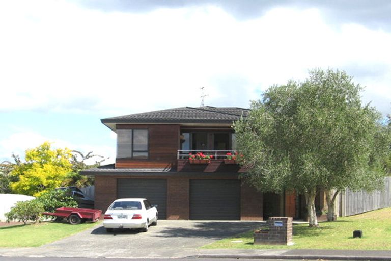 Photo of property in 9 Marlin Street, West Harbour, Auckland, 0618