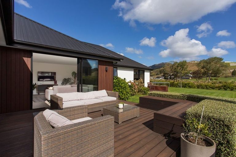 Photo of property in 4 Caro Lane, Cracroft, Christchurch, 8022