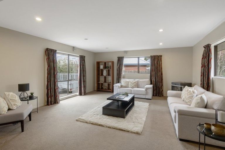 Photo of property in 21 Forest Park Place, Parklands, Christchurch, 8083