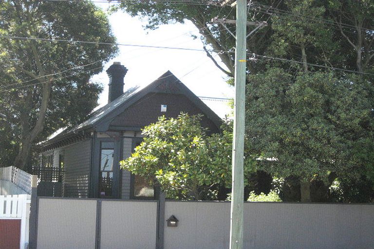 Photo of property in 73 Coronation Street, Spreydon, Christchurch, 8024