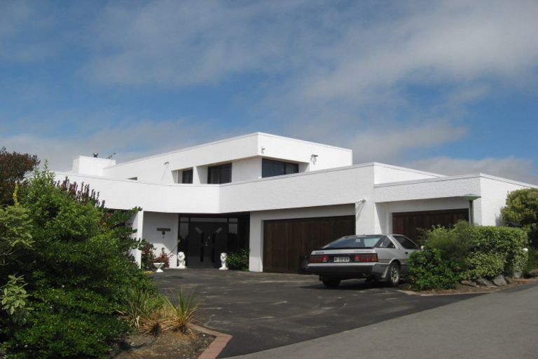 Photo of property in 11 Dunkeld Lane, Redcliffs, Christchurch, 8081