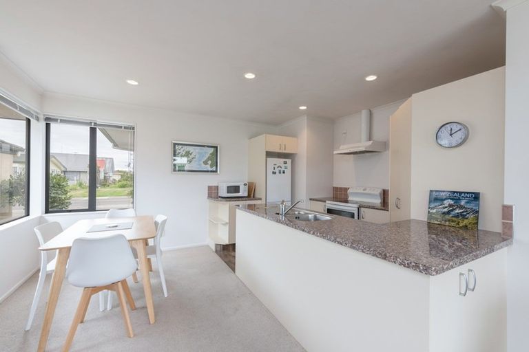 Photo of property in 8 The Drive, Richmond, 7020