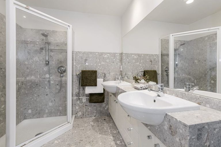 Photo of property in 5d/173 Hurstmere Road, Takapuna, Auckland, 0622