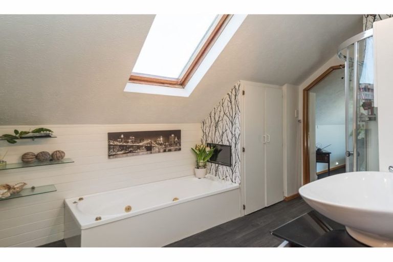 Photo of property in 1a Dulles Place, Papanui, Christchurch, 8053