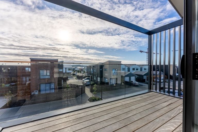 Photo of property in 17/1 Scott Road, Hobsonville, Auckland, 0616