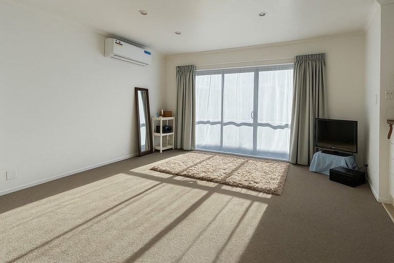 Photo of property in 44 Kayes Road, Pukekohe, 2120