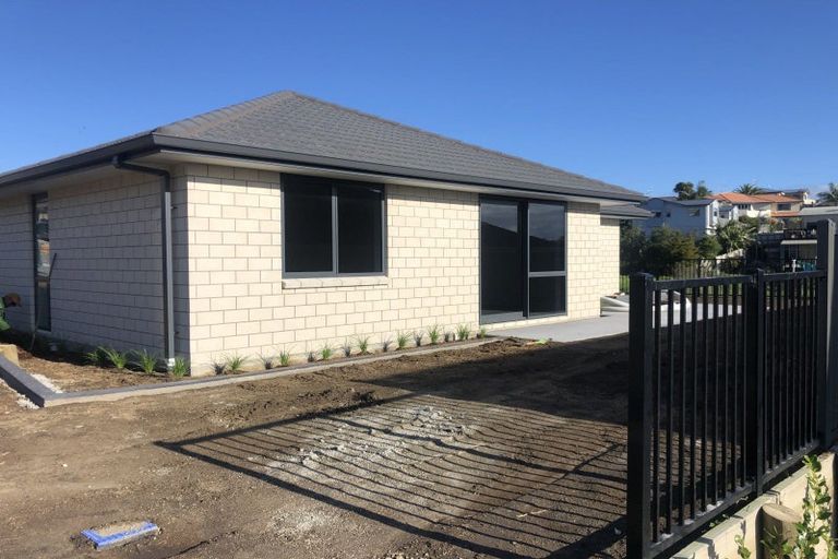 Photo of property in 6 Albatross Lane, Welcome Bay, Tauranga, 3112
