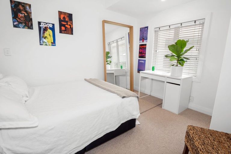 Photo of property in 58 Pitau Road, Mount Maunganui, 3116