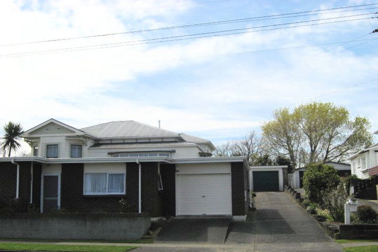 Photo of property in 12 Caius Avenue, Gonville, Whanganui, 4501