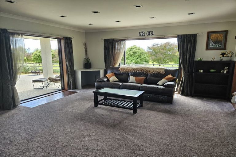 Photo of property in 94 Pohutukawa Drive, Levin, 5571