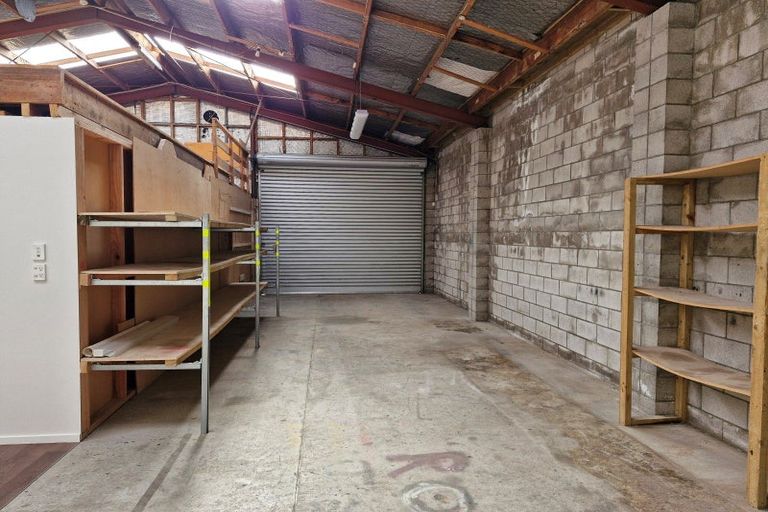 Photo of property in 1/73 Lake Road, Northcote, Auckland, 0627