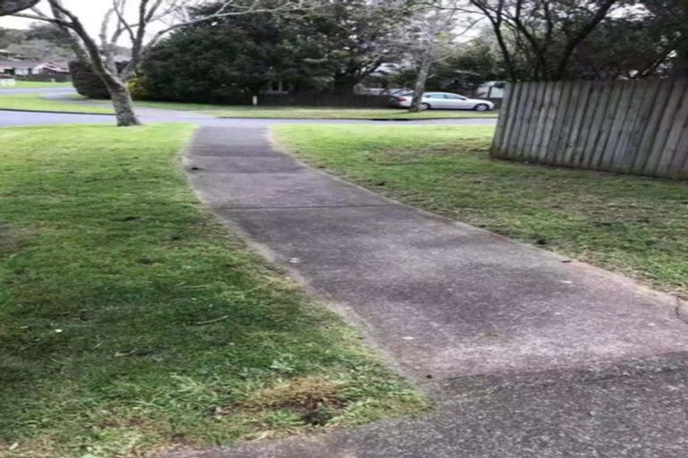 Photo of property in 58 Kurnell Drive, Botany Downs, Auckland, 2010