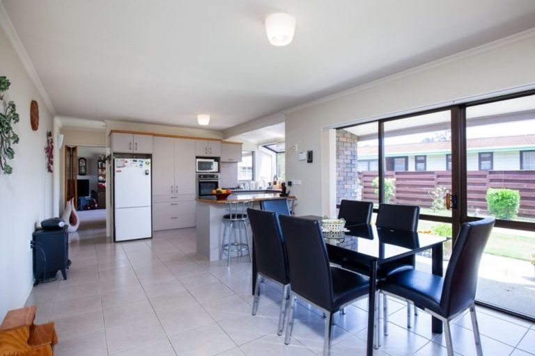 Photo of property in 38 Kowhai Street, Inglewood, 4330