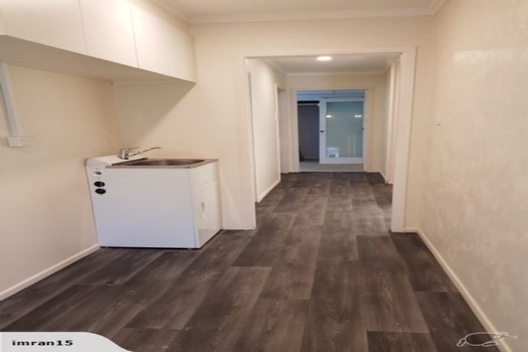 Photo of property in 132 Parkvale Road, Karori, Wellington, 6012