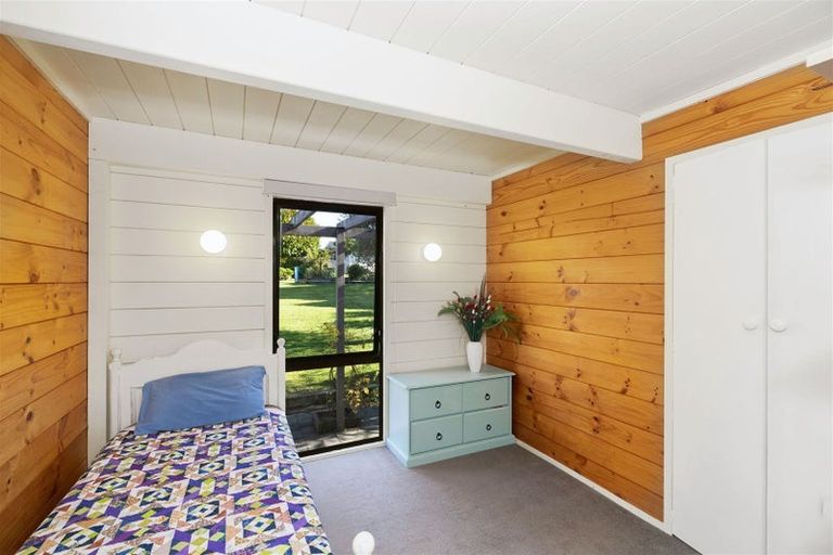 Photo of property in 12 Pohutukawa Crescent, Raumati Beach, Paraparaumu, 5032