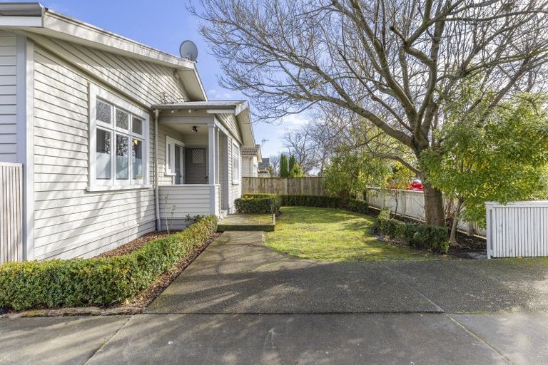 Photo of property in 22 Kingswood Street, Takaro, Palmerston North, 4412