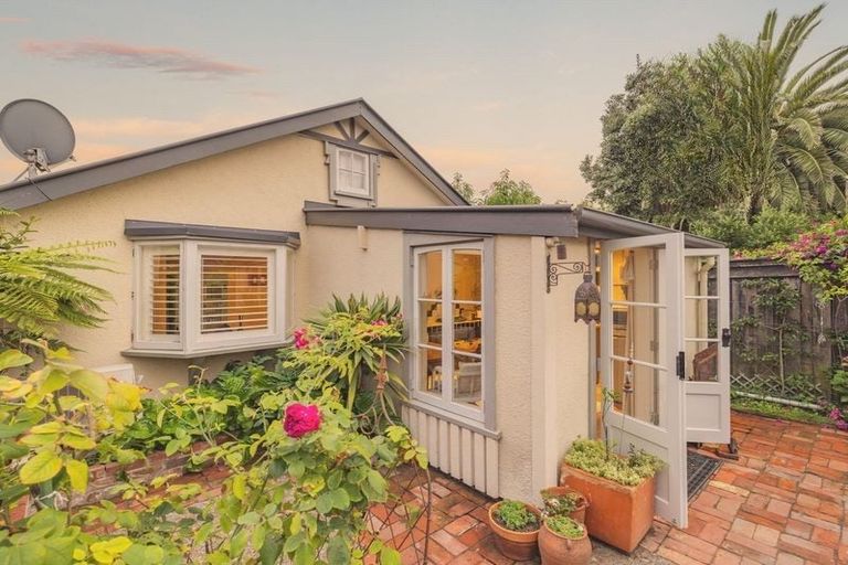 Photo of property in 4 Stoke Street, Sumner, Christchurch, 8081