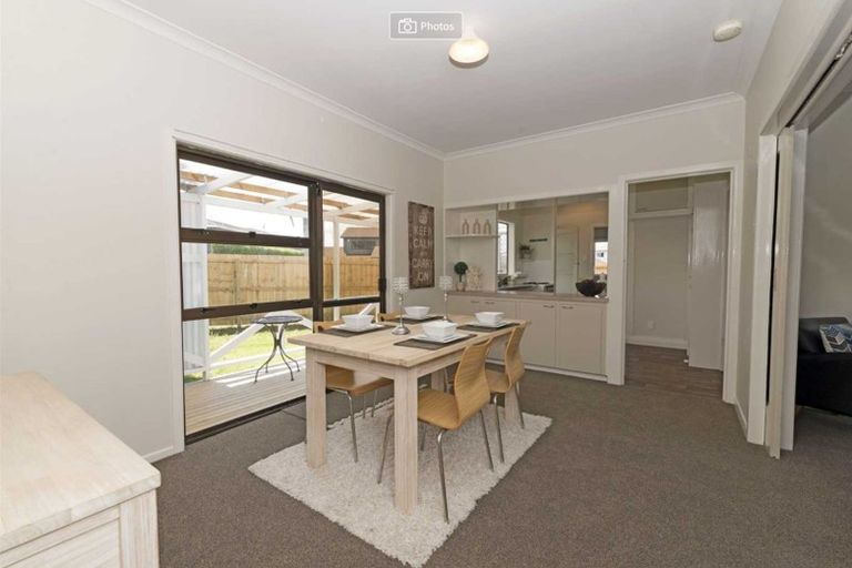 Photo of property in 1/23 Luckens Road, West Harbour, Auckland, 0618